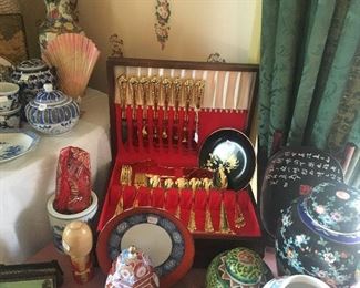 Several
Sets of flatware from college apartment sets all the way to gold plated! 