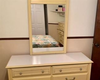 Faux bamboo 6-drawer dresser double  Hollywood Regency with mirror. The whole set is in excellent condition.