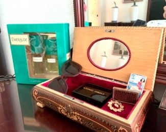 Beautiful music box with a variety of vintage items