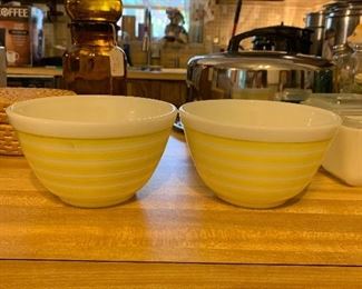 Vintage Pyrex #401 Yellow & White Striped Mixing Bowl 1 1/2 pt.