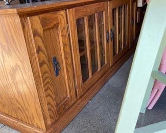 Cabinet in oak