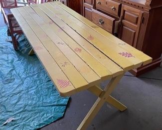 Picnic table