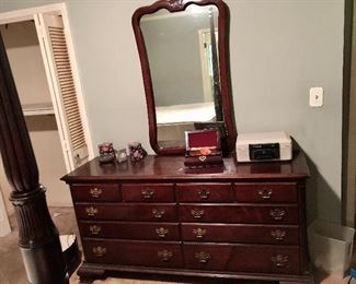 Very nice bedroom dresser