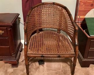 Cane barrel.back chair