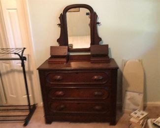 Another great victorian chest