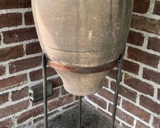 Outdoor urn