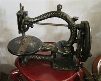 Miniature Sewing Machines. 