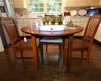 Drop Side Breakfast Room Table with 4 Chairs