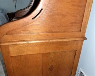 Side view of Dundee Mills Roll Top Desk 