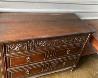 comes with matching mirrored vanity