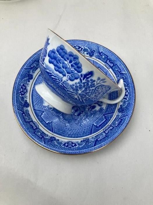 hundreds of pieces of english fine bone china; royal staffordshire, royal doulton, carltonware