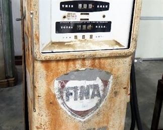 Fina Supreme Vintage Gas Pump