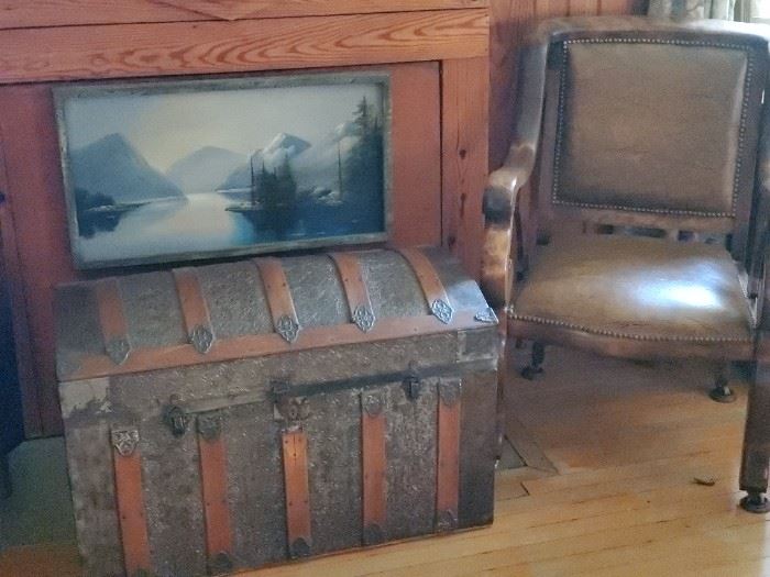 Antique steamer trunk 