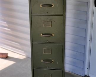1950s/1960s  4 drawer filing cabinet