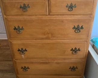 Kling maple chest of drawers