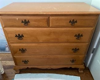 Kling maple dresser