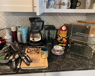 Ninja Pro System 1100 and William Sonoma 2 tiered serving stand