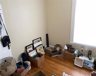 Household items/ crafts/ purses