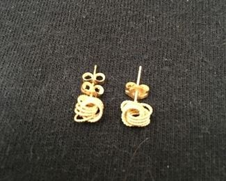 14k gold earrings 1.g