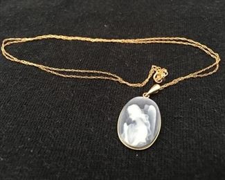 14k gold chain / jasperware  cameo  13.g
