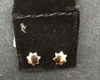 14k gold earrings 1.g