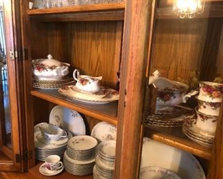 old country roses Royal Albert