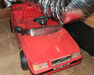 Volvo GLT 850 Ride On Car