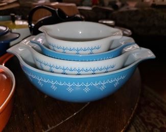 Pyrex Cinderella Bowl Set