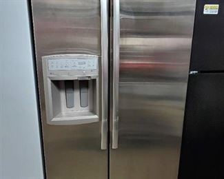 Whirlpool Refrigerator GC3NHAXVY01