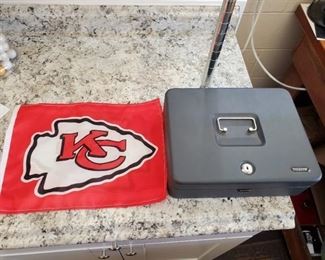 Cash Box, Mini Chiefs Flag