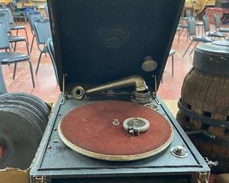 Columbia Victrola Phonograph 