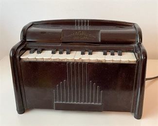 Vintage Magnus Organ Child's Toy (Electric)
