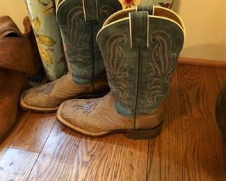 Tony Llama boots 