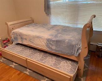 Twin Trundle Bed with Matching Hutch and Mirror