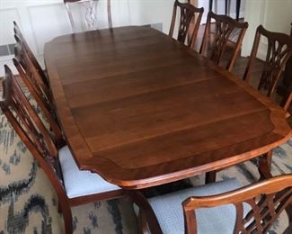 002 Ethan Allen Dining Table and Chairs