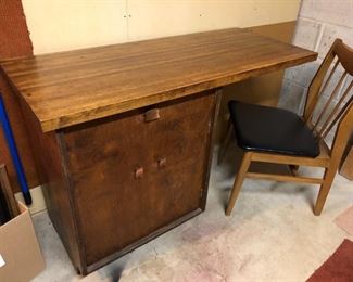 desk dimensions:48" x 20" x 31"