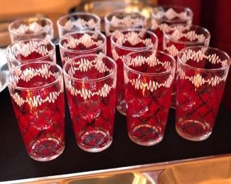 Set of 12 glasses