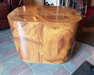 Beautiful End table. Will get measurements on Wednesday