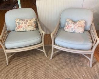 These are matching bamboo chairs featuring a decorative loop pattern throughout the designs on them both. They come with throw pillow and are in great condition. 28x30x31“ https://ctbids.com/#!/description/share/949933