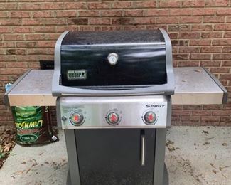 This is a Weber barbecue gas grill and it comes with cover. The grill surface needs to be cleaned but the grill works fine. It is approximately 3 years old.

Measures 22x50x45” https://ctbids.com/#!/description/share/949878