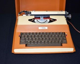 Royal Litton Apollo 10-GT Portable Typewriter