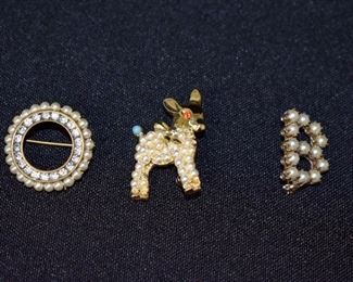 3 Brooches / Pins