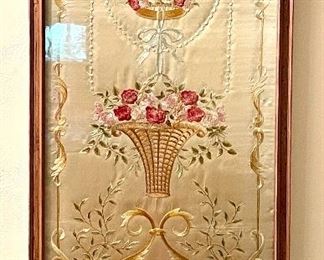 detail - Flower Basket Center (there are two in this style)