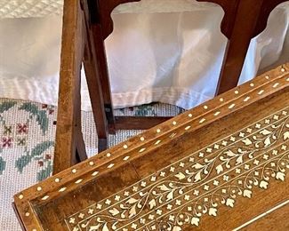 detail - tray is removable