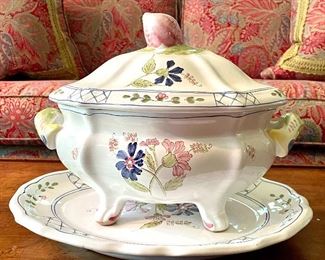 Item 101:  Soup Tureen with Underplate:  $45