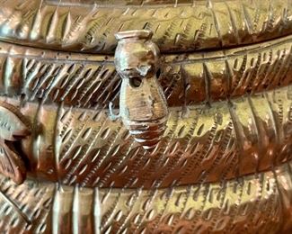 detail - please note the bee is missing wings 