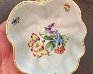 Item 217:  Herend Leaf Dish - 4.25" x 2":  $38