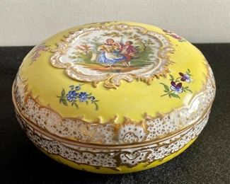 Item 221:  Meissen Covered Trinket Dish - 5.5" x 2":  $165