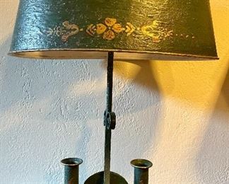 Item 354:  Vintage Hunter Green Lamp: $42