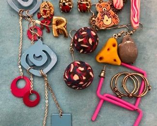 Item 436:  Bag 14: Children's Jewelry Lot: $10